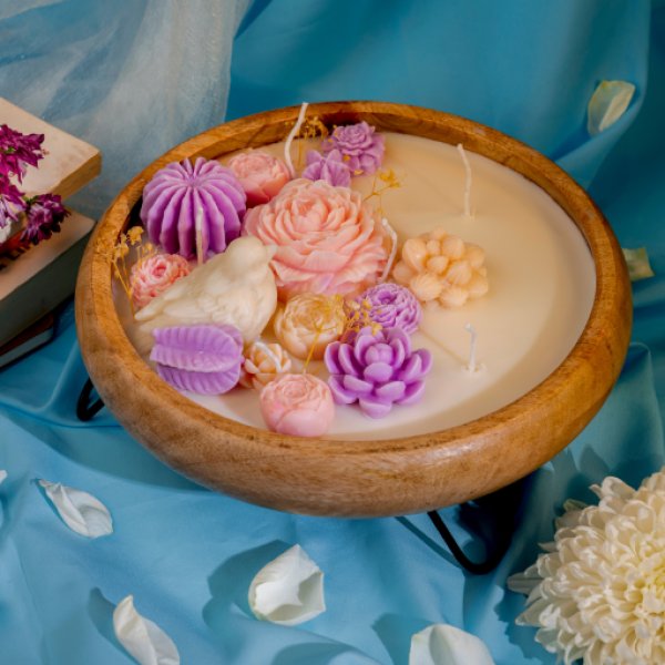 Lavender Bliss Wooden Urli Bowl – Hand-Poured Soy Wax Candle with Floral Detailing